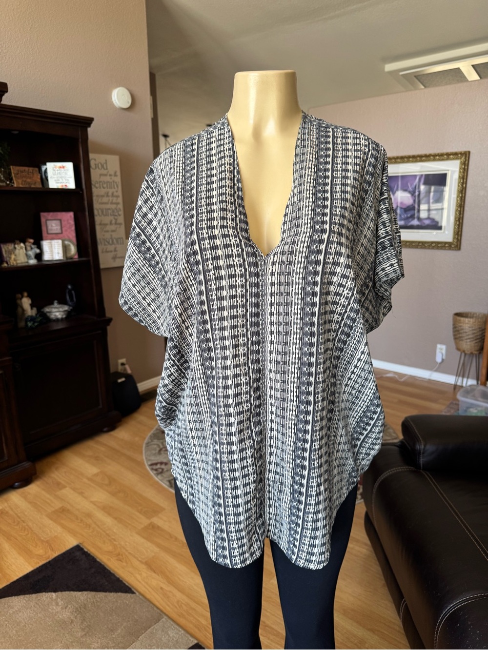 Philosophy black & white patterned V-neck short sleeve blouse-size M
